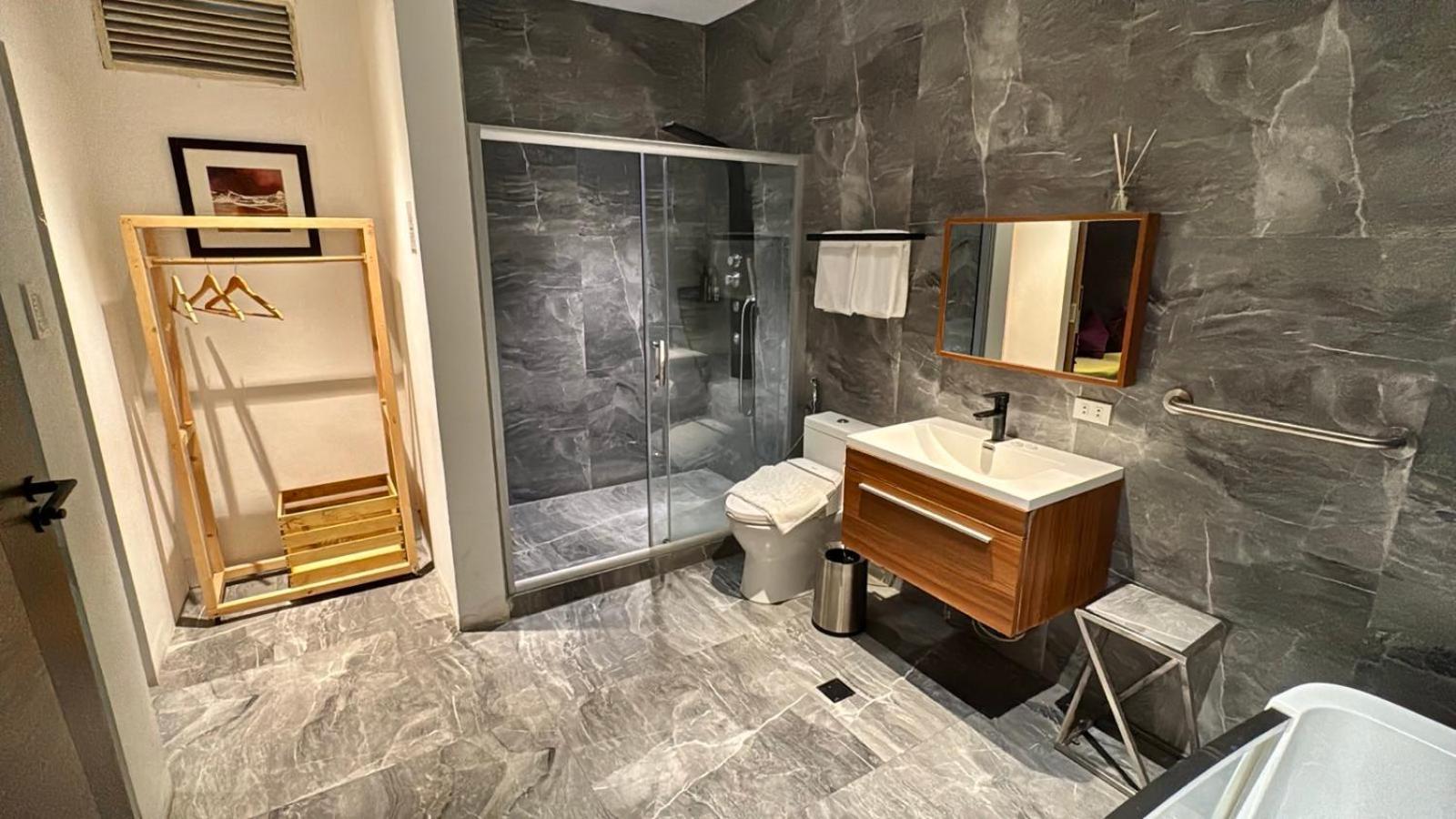 City Park Hotel Residences Taguig Εξωτερικό φωτογραφία